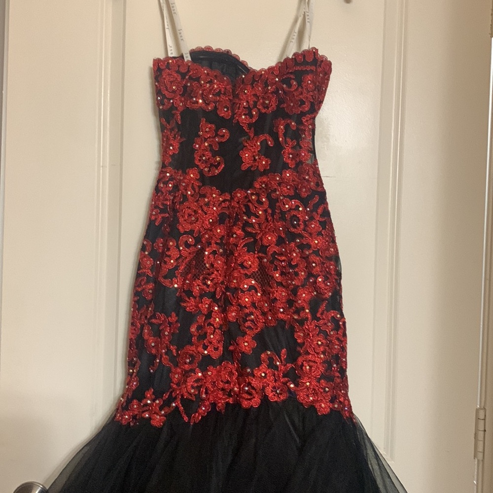 Jasz evening gown. Red and black size 00 - Picture 5 of 9